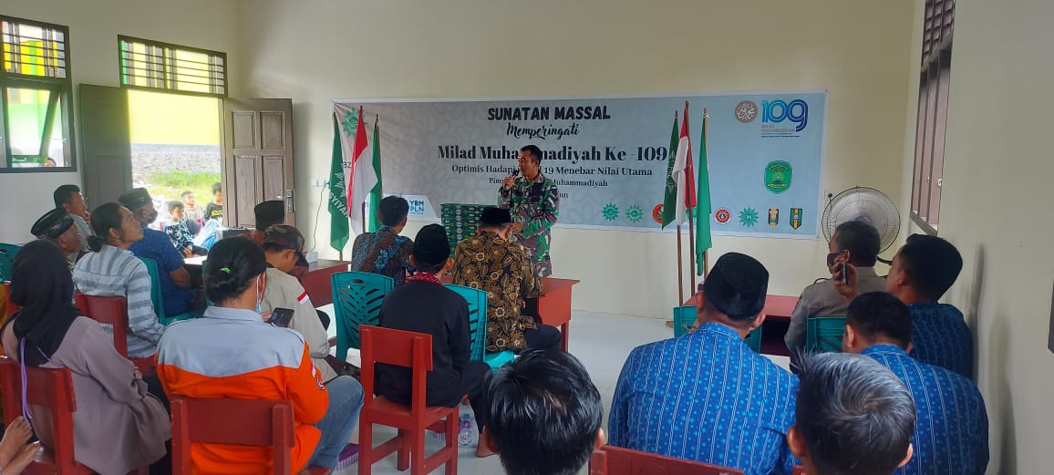 Babinsa Kota Bangun Sertu Yuwono Lakukan Pendampingan Dalam Kegiatan Sunatan Massal