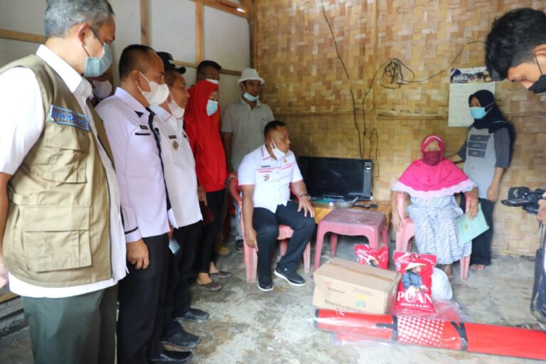 Nanang Ermanto Kembali Gulirkan Program Bantuan Bedah Rumah