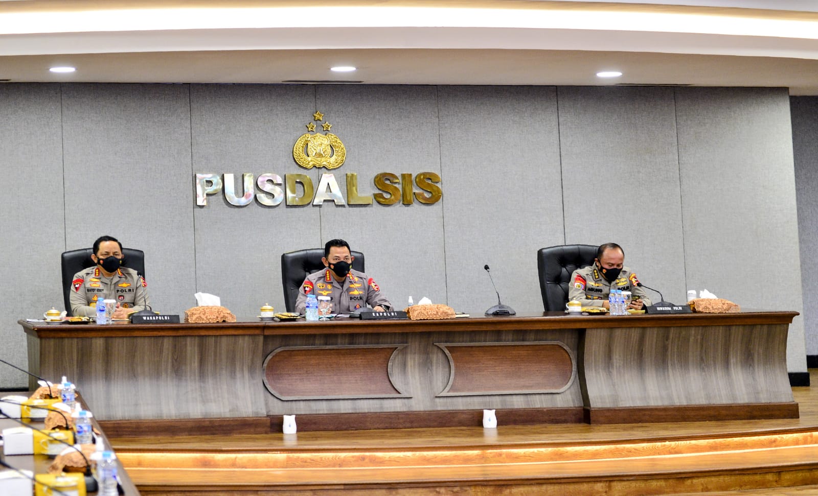Kapolri Siapkan Strategi Penanganan dan Pengendalian Pandemi Covid-19
