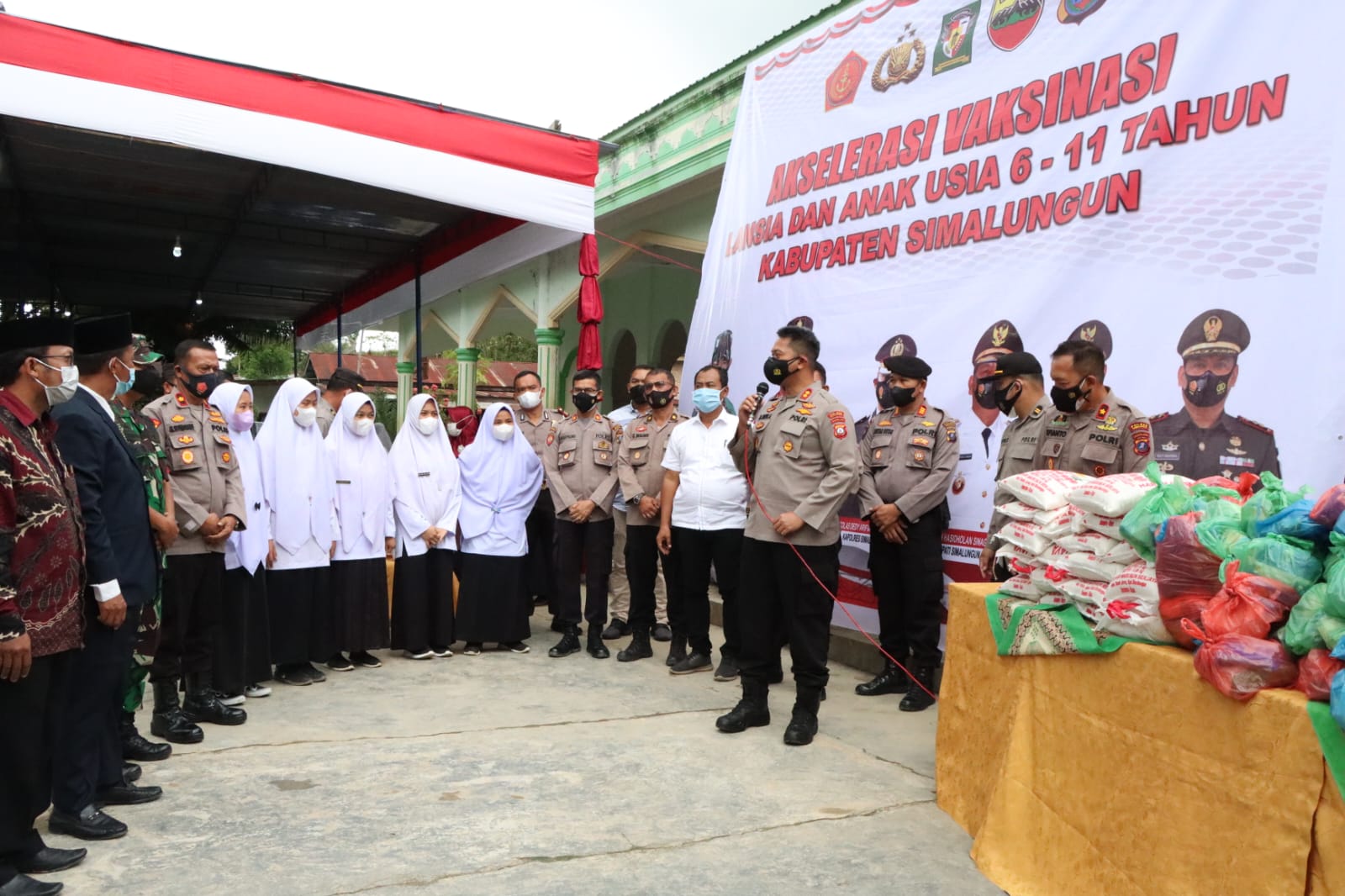 Polres Simalungun Gelar Vaksinasi Massal ke Ponpes Modern Al’Kautsar Panei Tonga