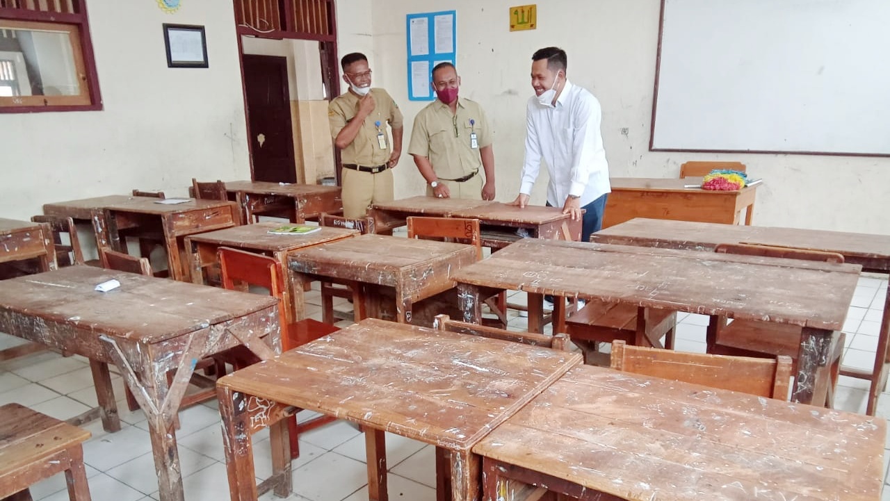 80 Persen Mebeler Siswa SMP Negeri 1 Kunduran Rusak
