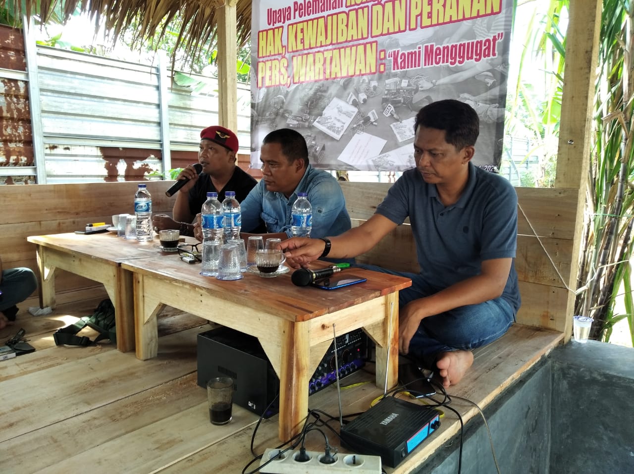 Puluhan Jurnalis Gelar Konferensi Pers Terkait Oknum Aktivis sekaligus Advokat Diduga Lecehkan Profesi Wartawan