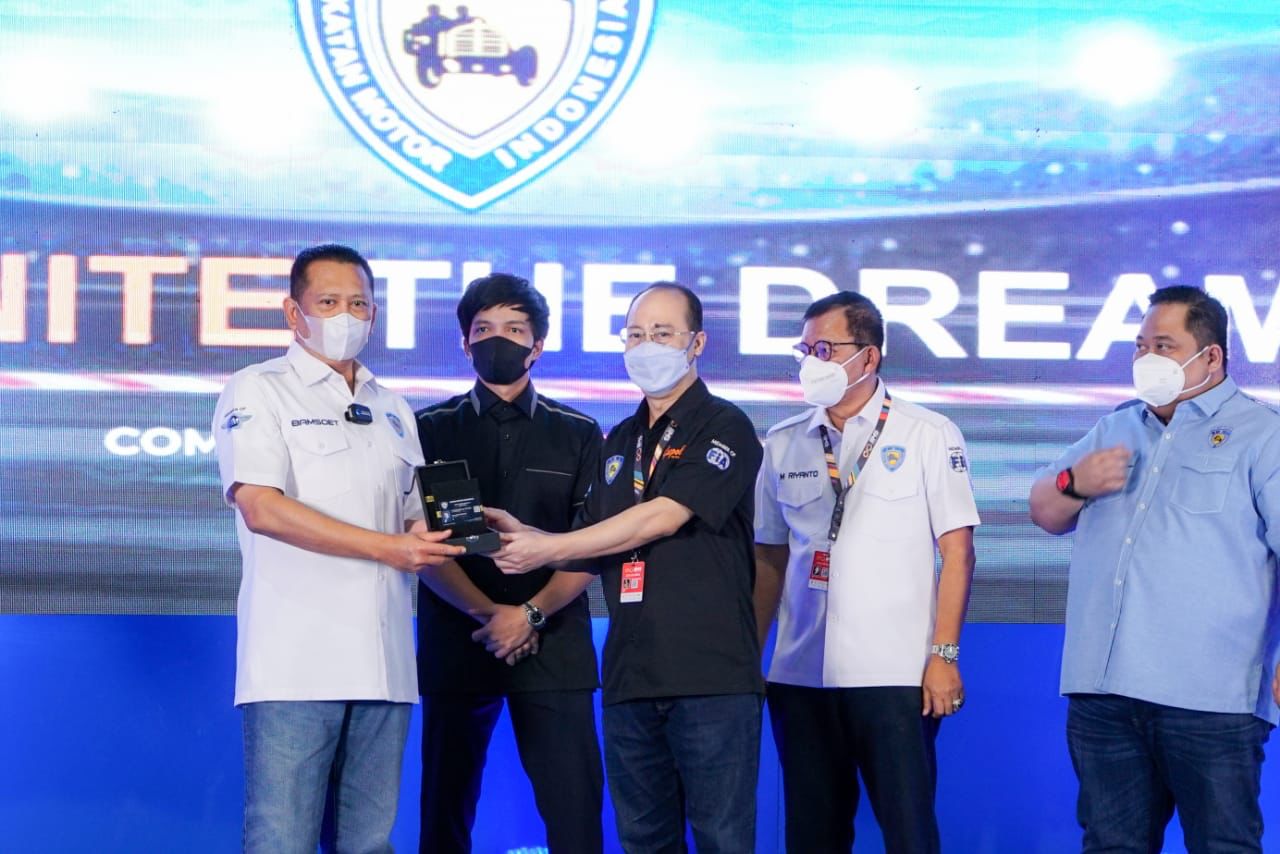 GASPOL!!! Ketum IMI Nobatkan Presiden Jokowi Bapak Otomotif Nasional