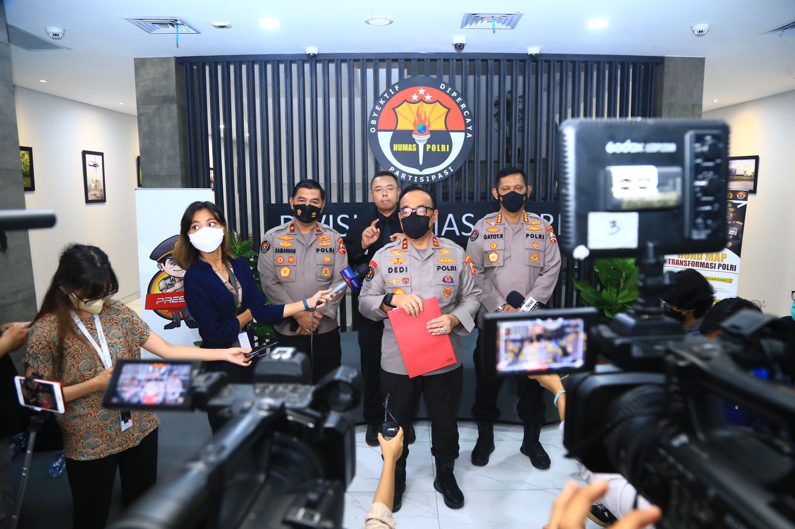 POLRI Masuk Tiga Besar Lembaga Negara Dipercaya Publik