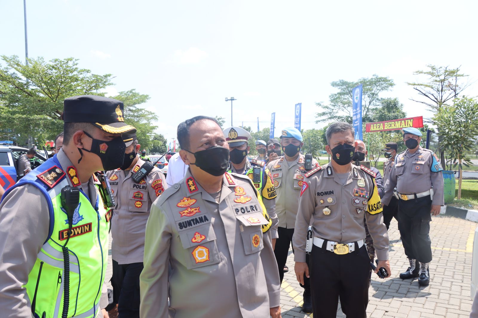 Irjen Pol Drs Suntana Pantau Arus Balik di Rest Area KM 164 Tol Cipali