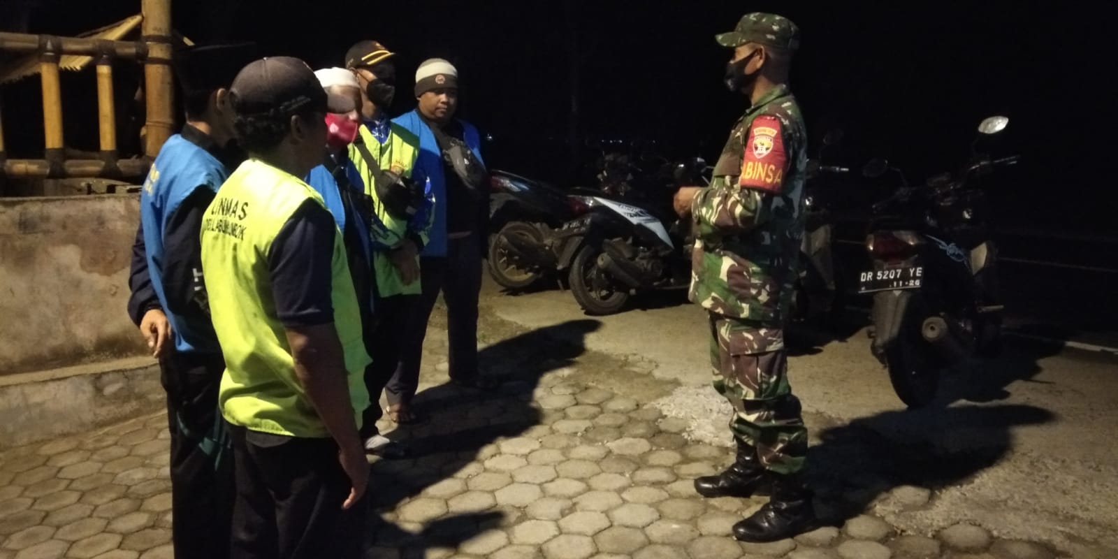 Jalin Komunikasi dengan Patroli Kongkow-Kongkow