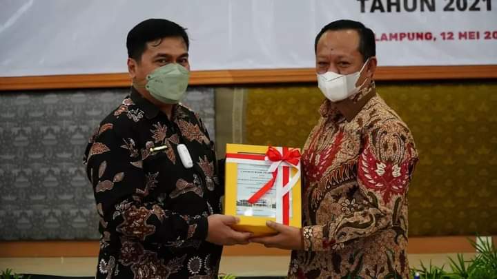 Ketua DPRD Lampung Selatan Terima LHP LKPD Pemkab Lamsel Ta-2021