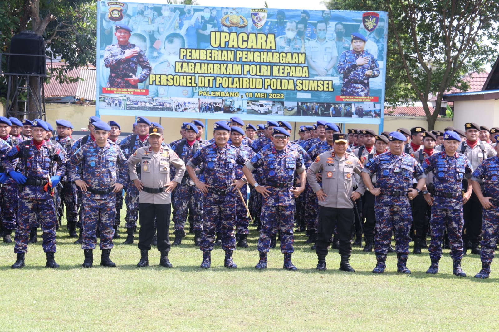Kabaharkam Polri Berikan Penghargaan ke Jajaran Polairud Polda Sumsel
