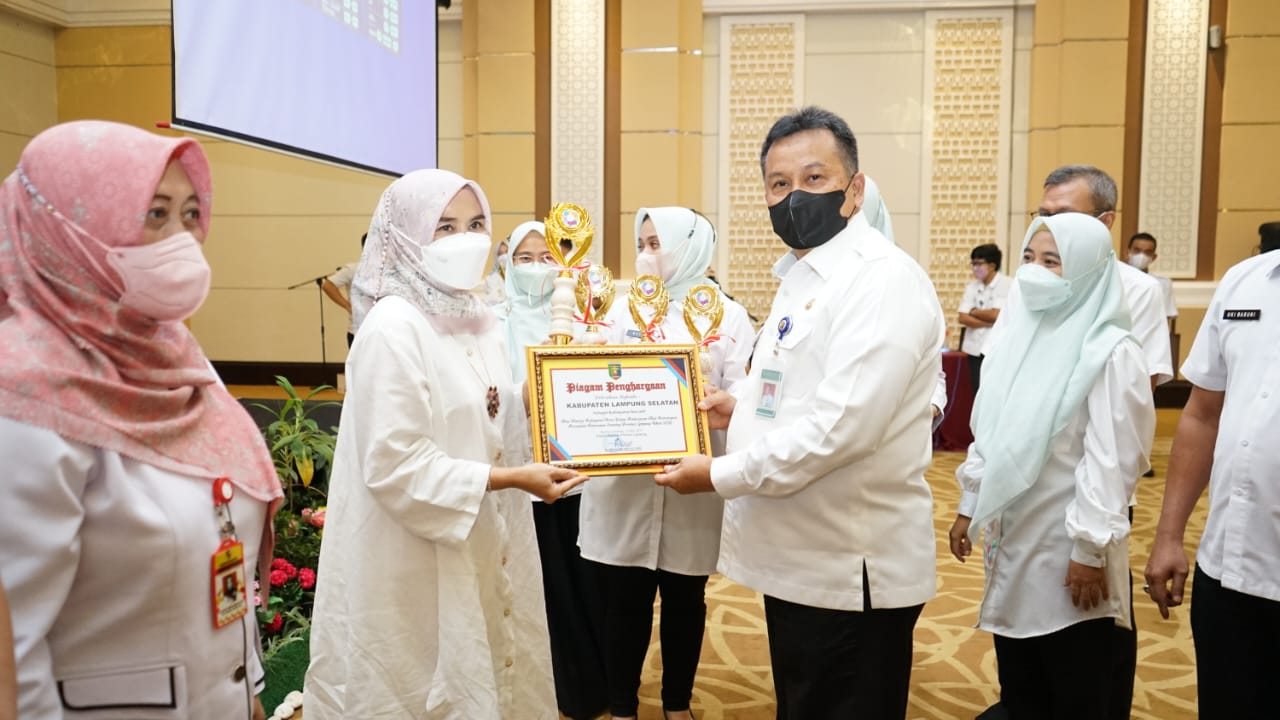 Di Aksi Konvergensi Penurunan Stunting  Pemkab Lamsel Sabet Dua Penghargaan Sekaligus