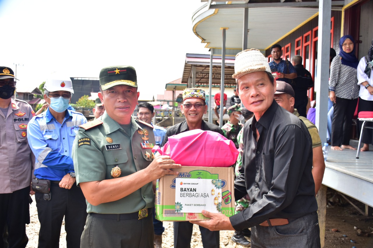 Tabang Surut, Kembang Janggut Tergenang, Danrem 091/ASN Beri Bantuan Sembako