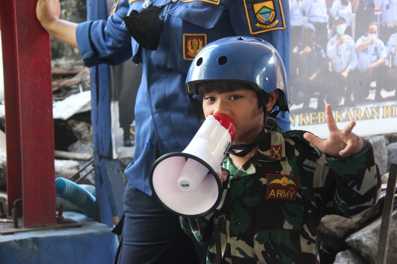 Fieldtrip Siswa Kober Mawar dan TK Kartika XIX-5 Yonif Raider 300/Bjw