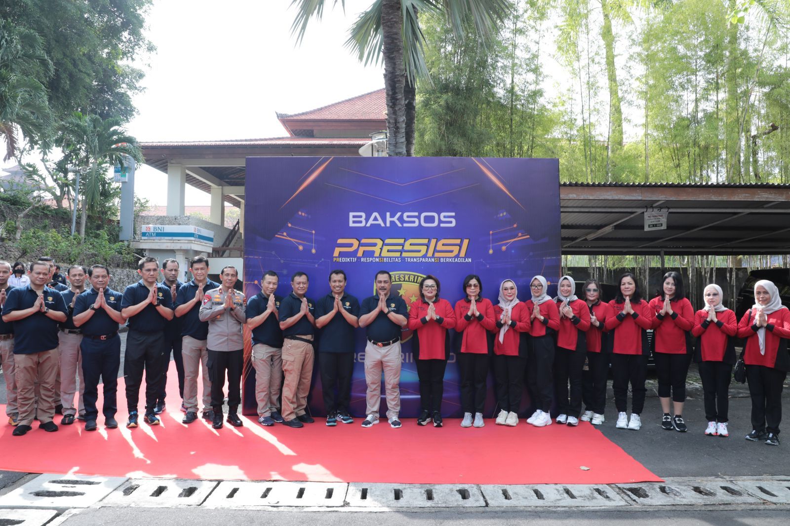 Kabareskrim Polri Bagikan 20 Ribu Paket Sembako