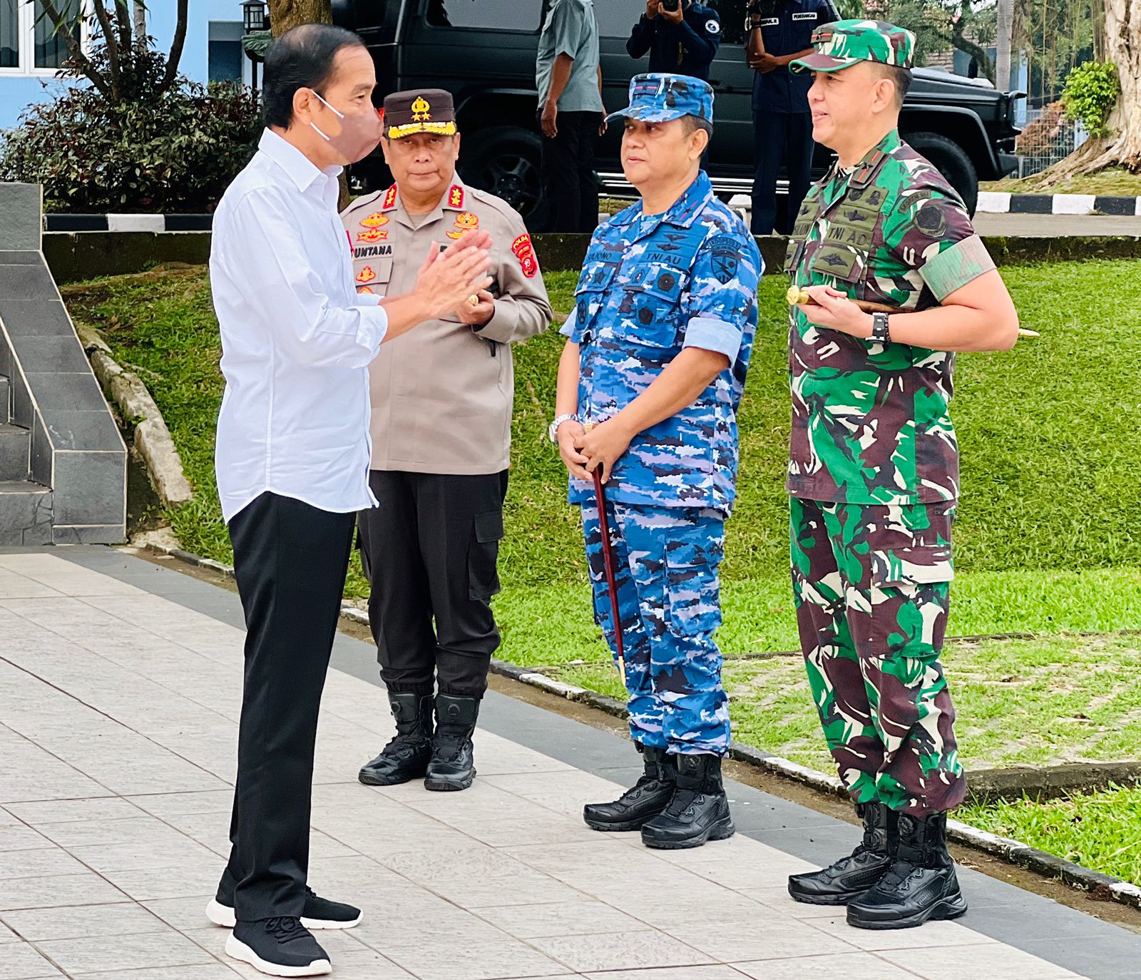 Kunker ke Banten!!! Presiden RI Serah Terimakan Bansos ke Warga