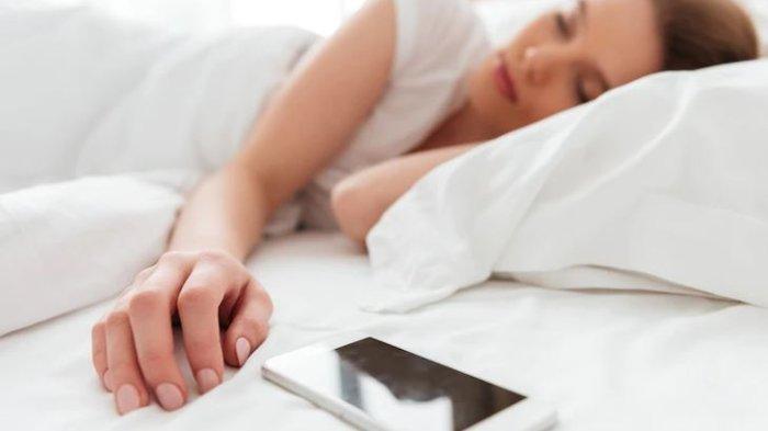 Inilah Bahayanya Buka HP Saat Bangun Tidur Bagi Kesehatan Tubuh