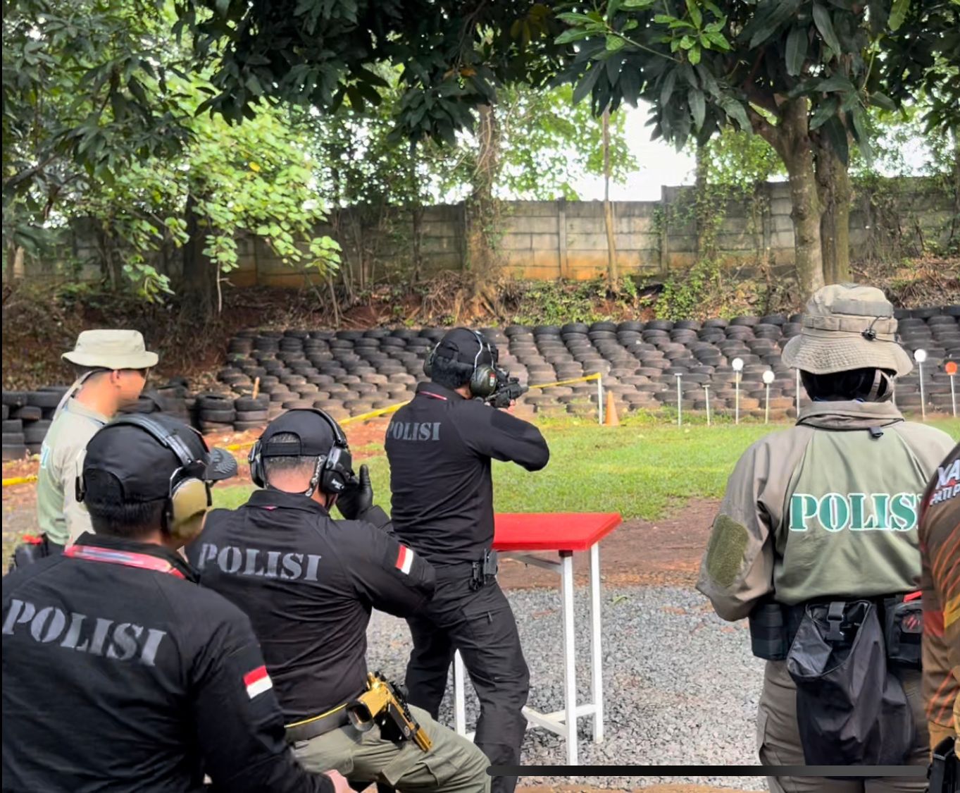 Kapolda Jatim Raih Juara 1 Speed Shoot PCC MPX Beregu
