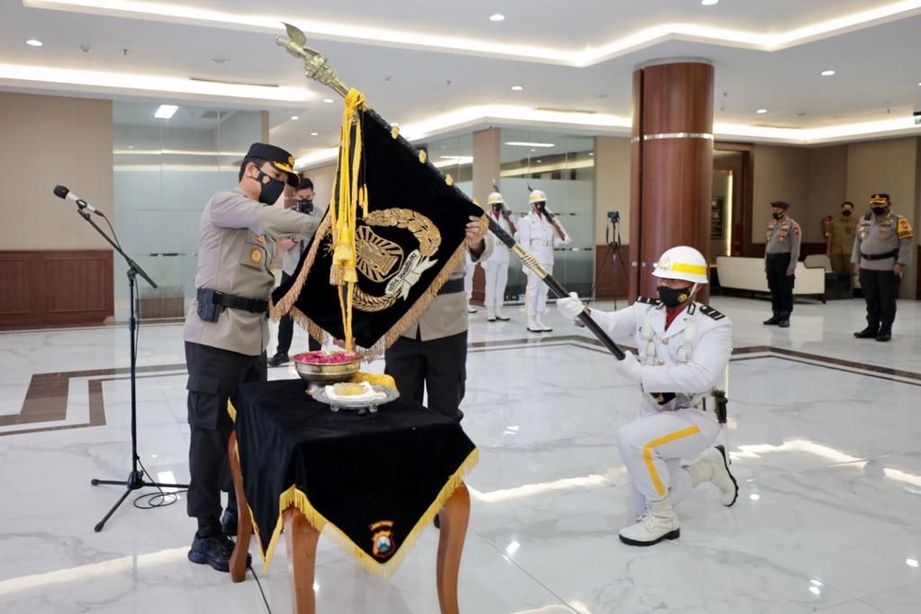 Upacara Pemuliaan Nilai Nilai Luhur Tribrata Pataka Polda Jatim “Tan Hana Dharma Mangrva”