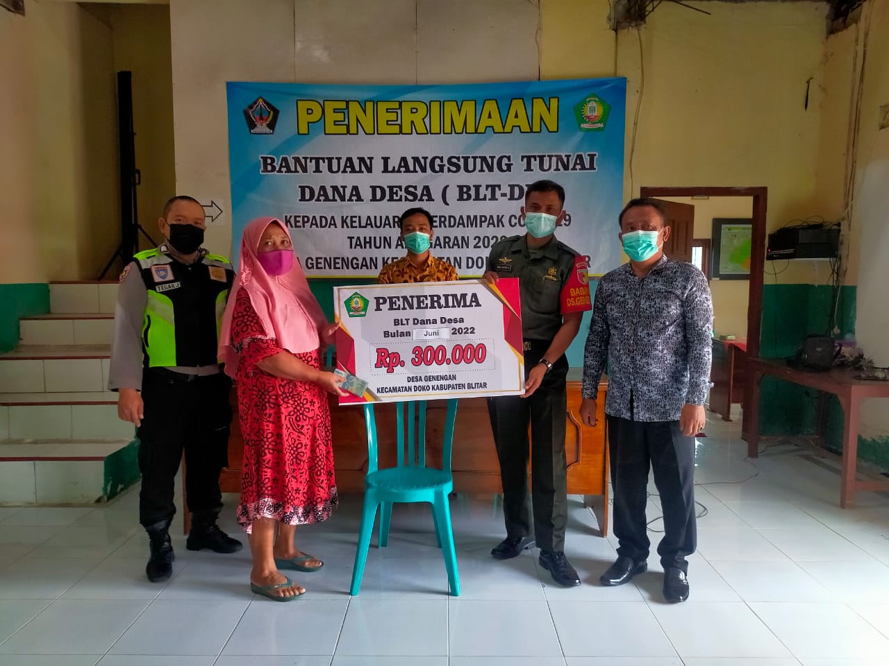 Pastikan Bantuan Tepat Sasaran, Babinsa Kawal Penyaluran BLT DD