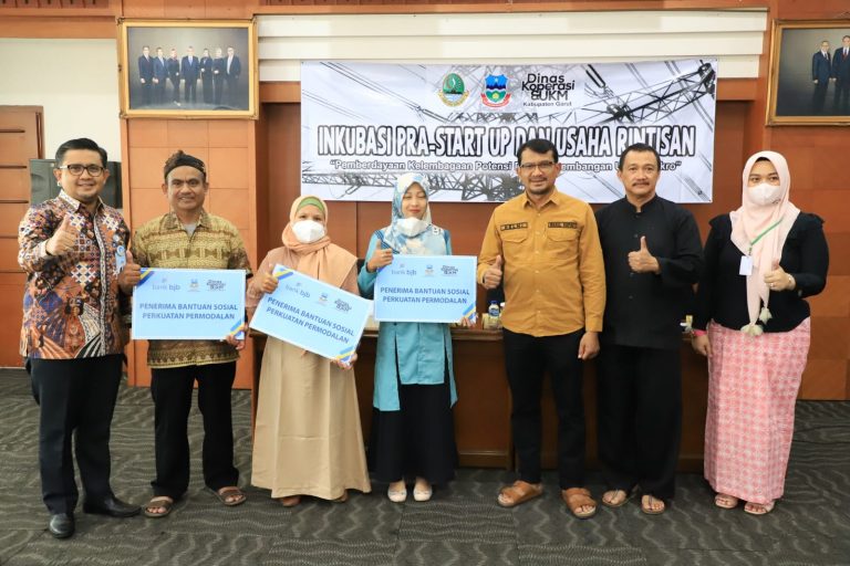Ratusan Pelaku Usaha Terima Bantuan Dari Bank BJB Garut