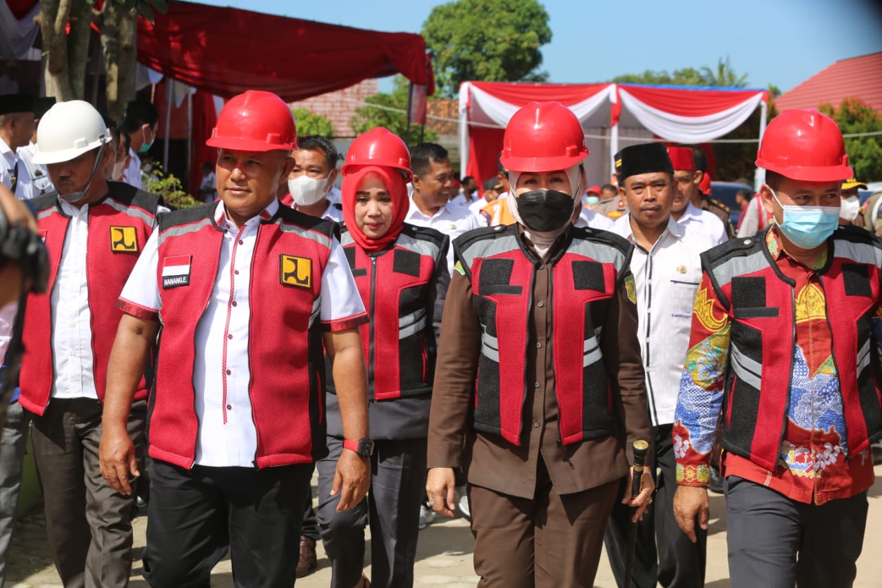 Ungkapan Syukur Masyarakat di Bangunya Jalan Koridor Sp.Serdang-Batas Lampung Timur.