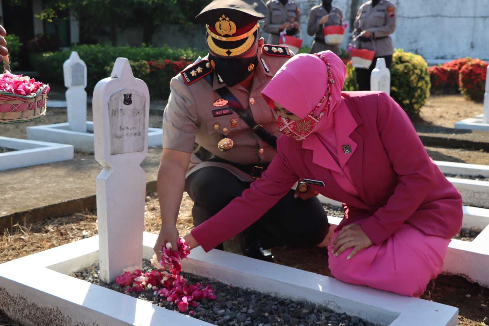 Hari Bhayangkara Ke-76, Polres Demak Ziarah Ke Taman Makam Pahlawan