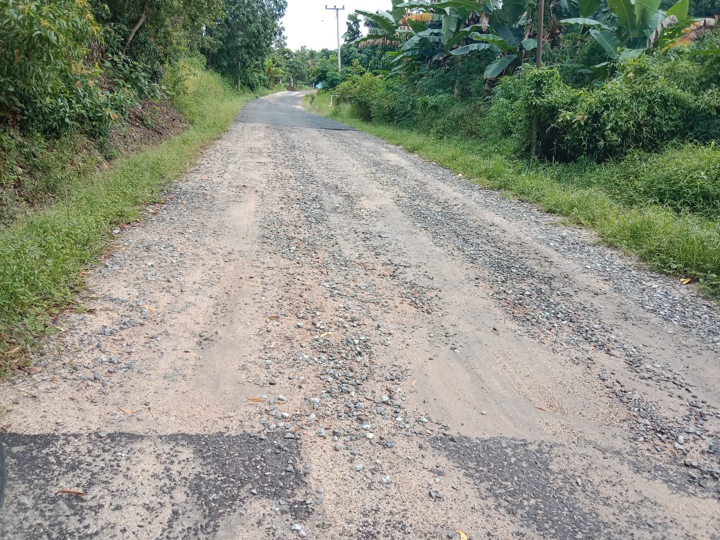 Jalan Rusak, Masyarakat Pertanyakan DPU Kutim Kapan Diperbaiki???