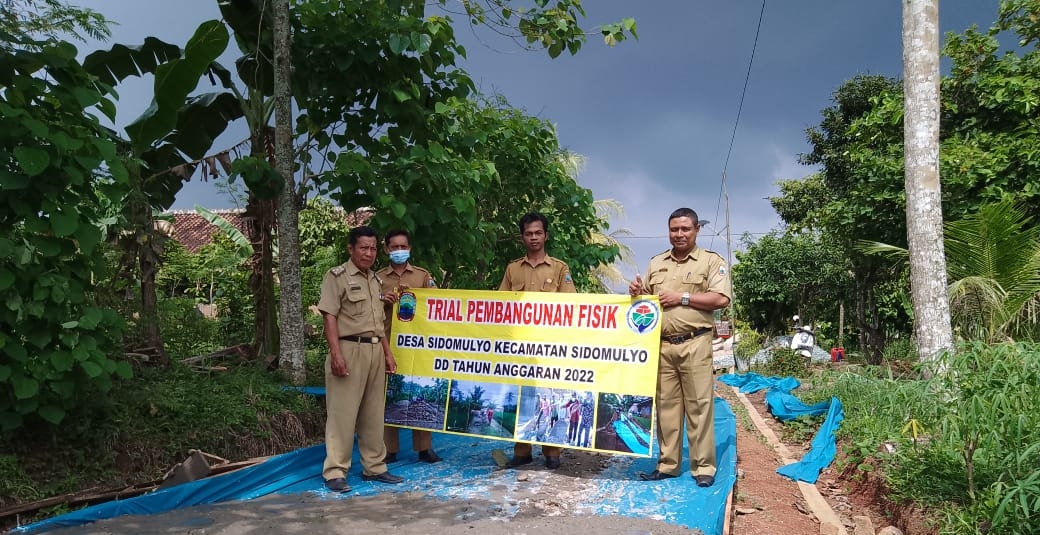 Pemdes Sidomulyo Laksanakan Pembangunan Jalan Cor di Dua Titik