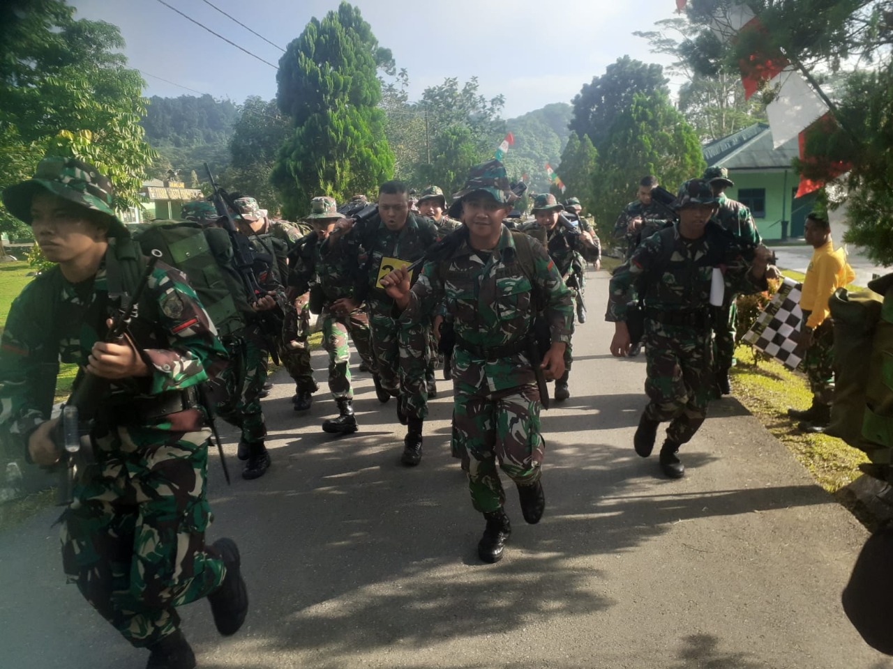 Prajurit “Awang Long” Gelar Uji Fisik Lari Tempur 5 KM