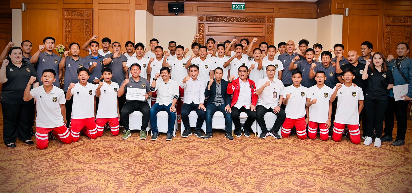 Presiden RI Berikan Bonus ke Timnas Sepak Bola U-16