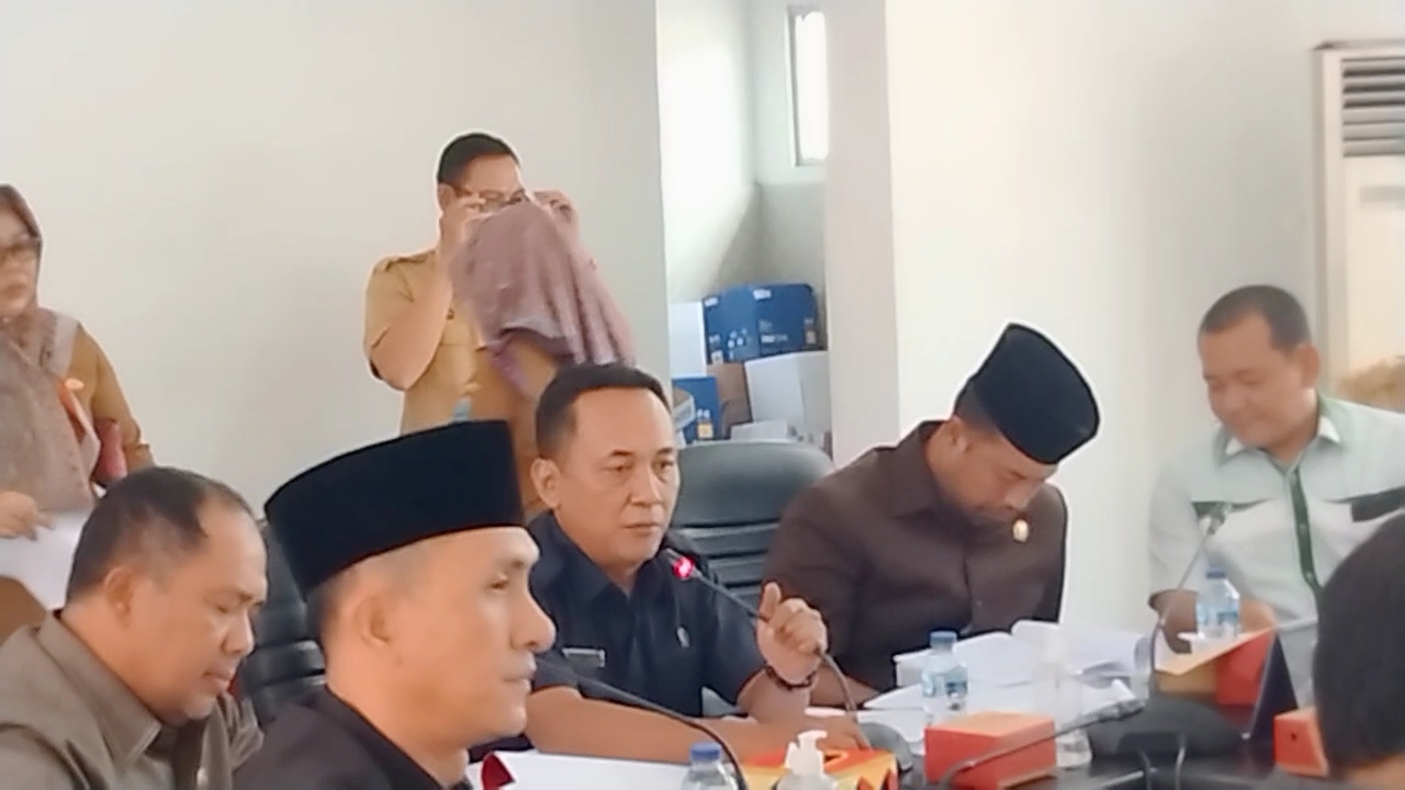 Pimpinan Banggar DPRD Lamsel Peringatkan TAPD Tentang e-Pokir