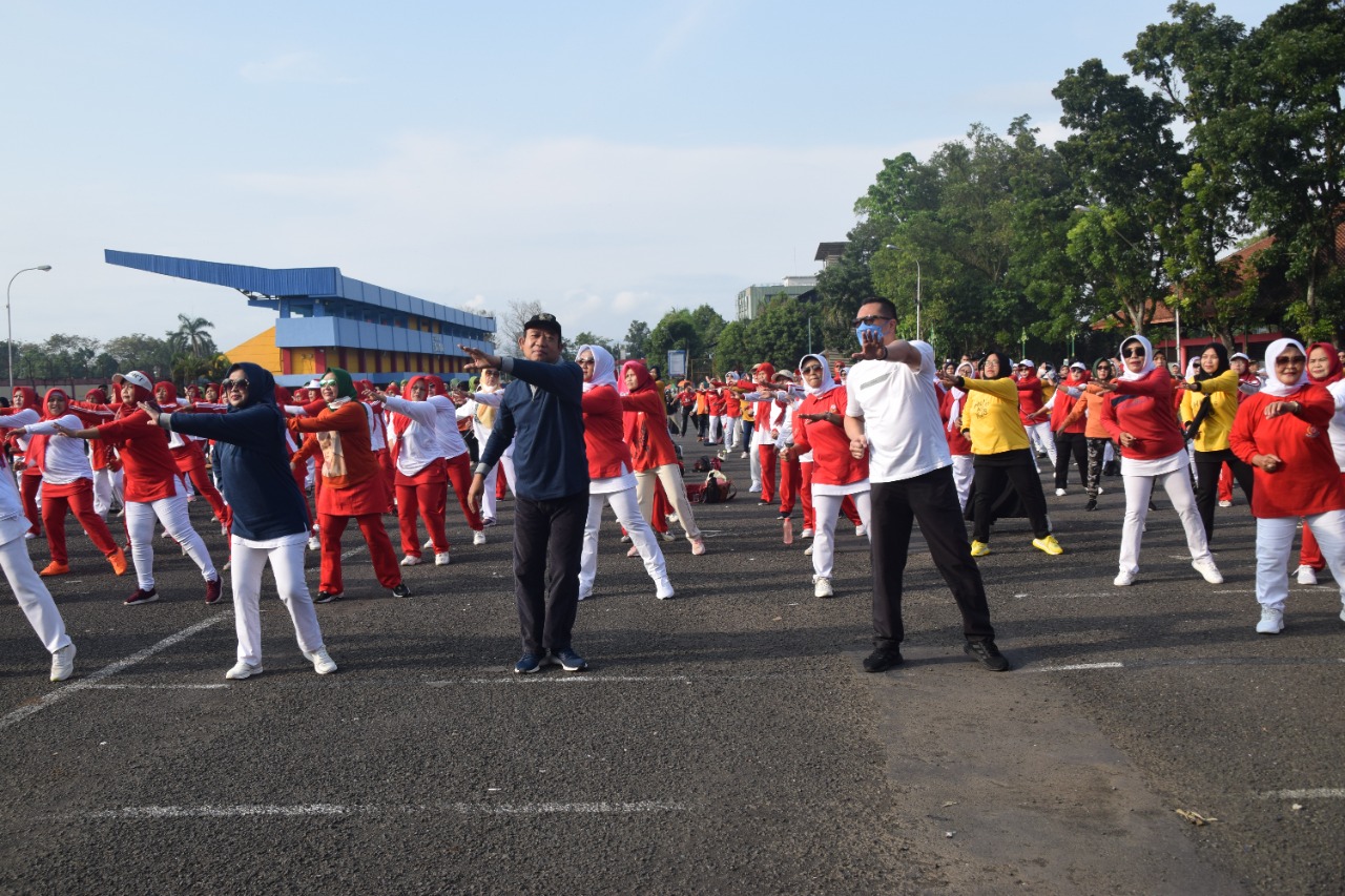 Meriahkan Haornas, Bupati Banyumas Senam Bersama Ribuan Masyarakat
