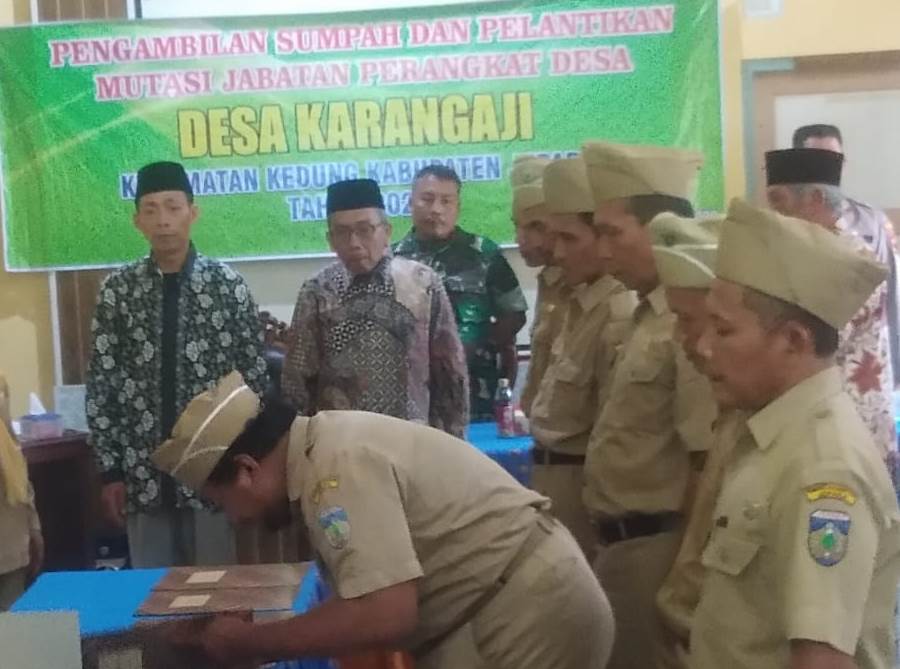 Pelantikan Perangkat Desa, Danramil 02/Kedung : Kerja Demi Melayani Masyarakat