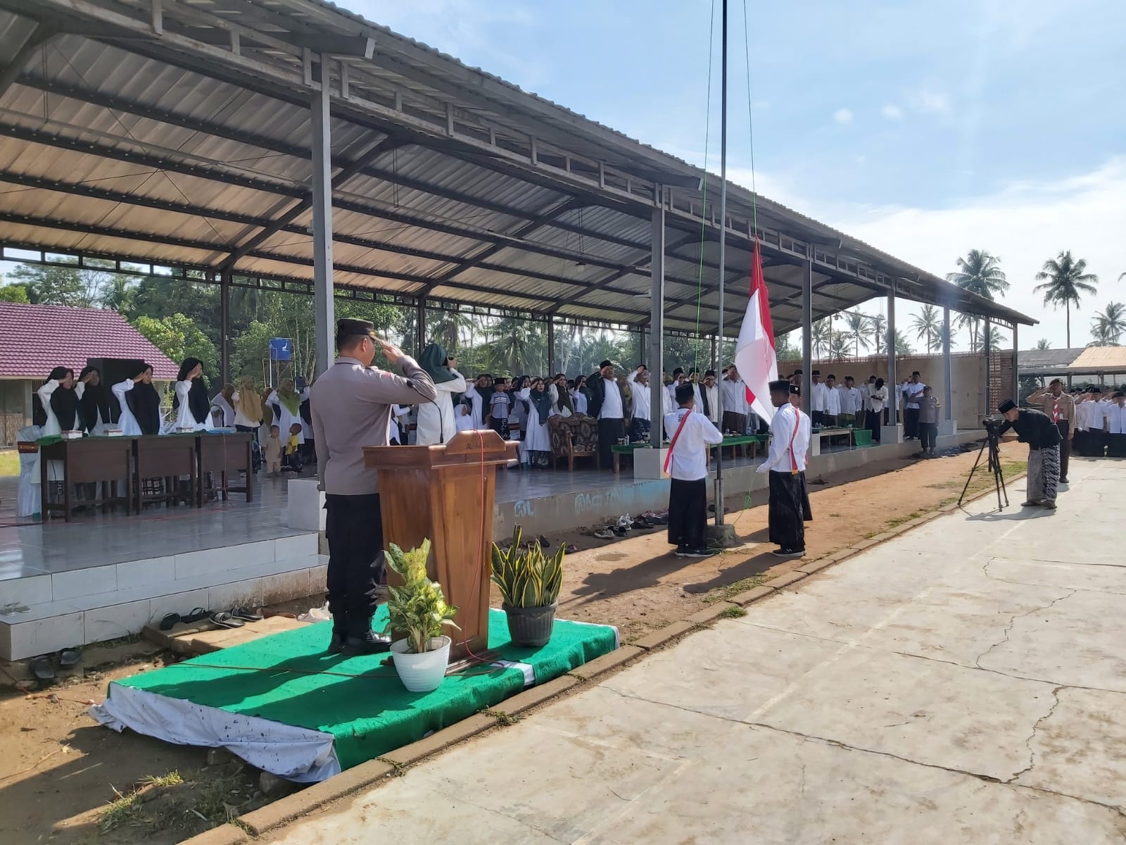 Kapolsek Candipuro Pimpin Upacara Hari Santri di Ponpes Cinta Mulya