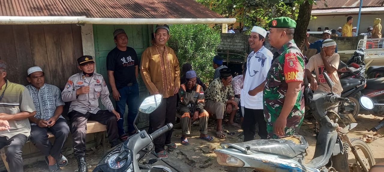 Bentuk Kepedulian, Babinsa Koramil  Sanga-Sanga Takziah  Ke Rumah Warga Binaan