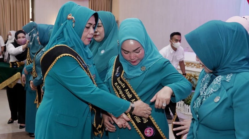Ketua PKK Rohil Hadiri Pengukuhan TP PKK Provinsi Riau Sebagai Bunda Asuh Stunting