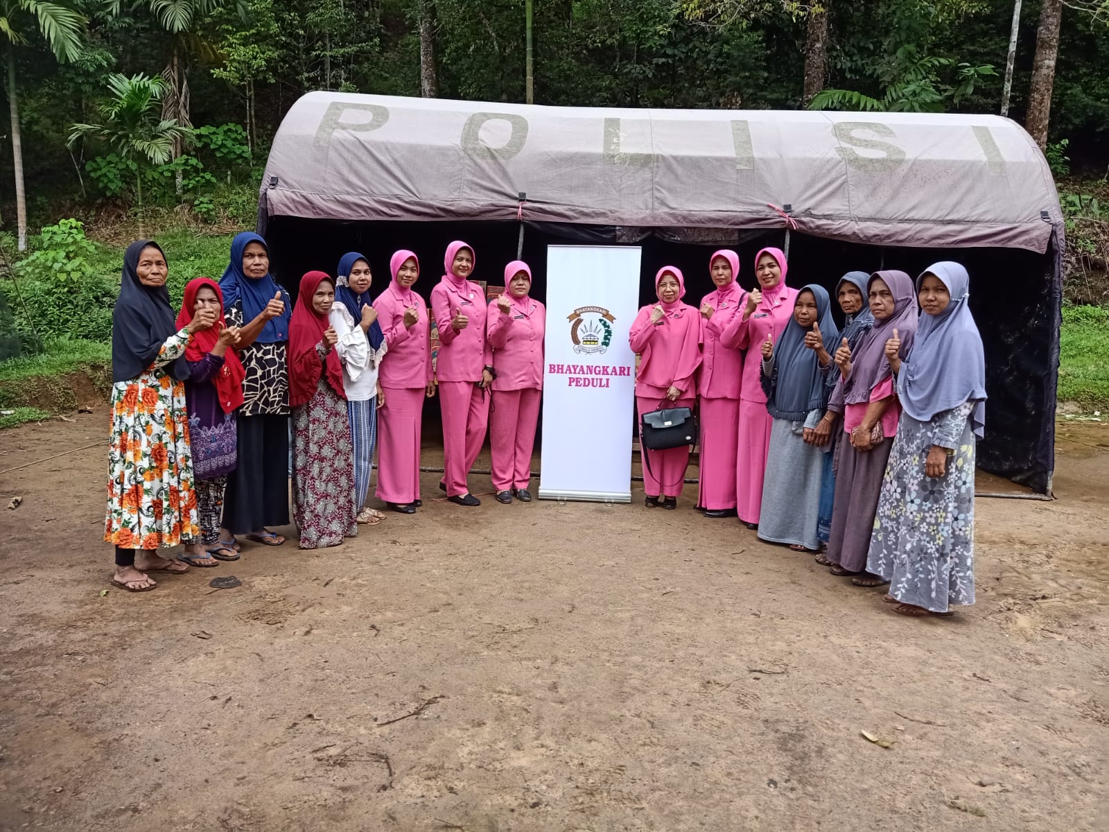Polres Agam Salurkan Bansos ke 24 Warga