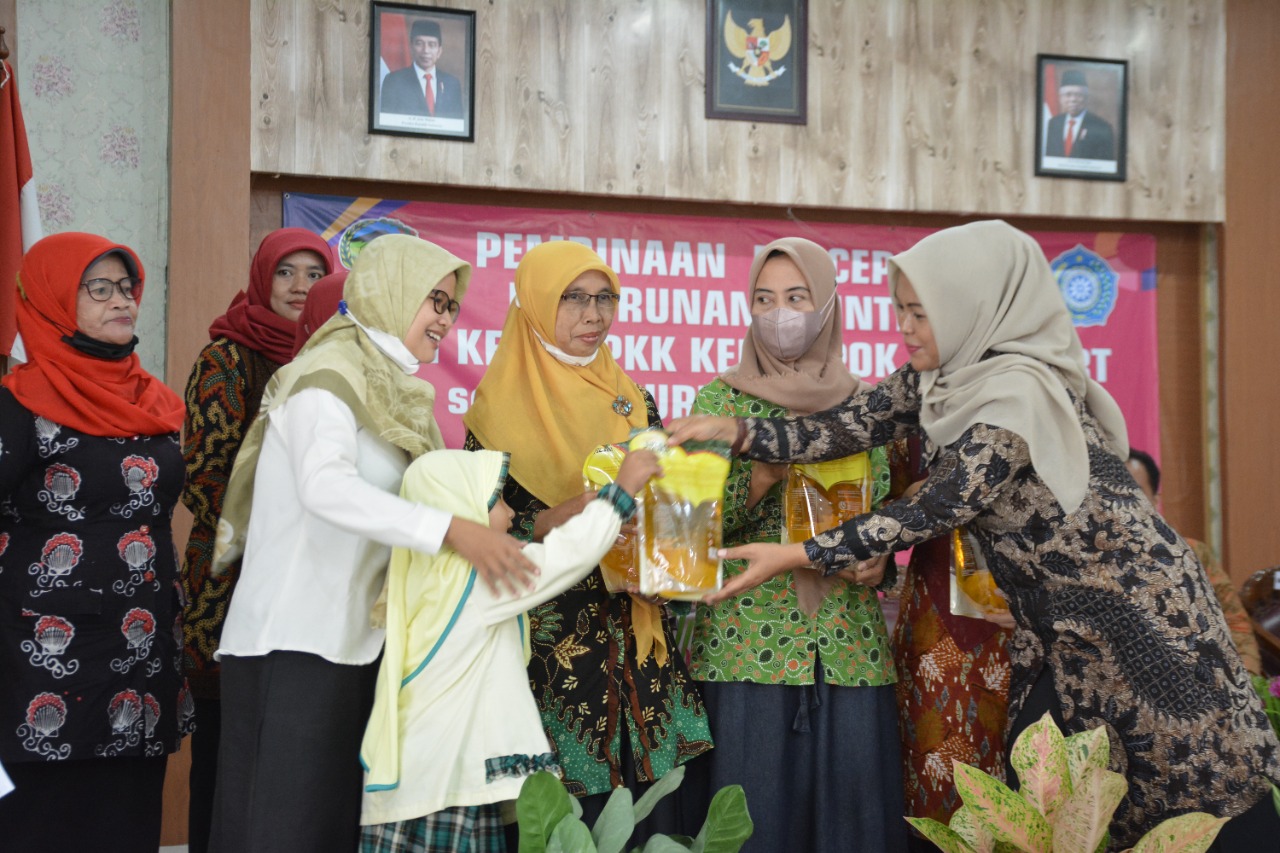Percepat Penurunan Stunting, Erna Husein Lakukan Pembinaan PKK Purwokerto Barat