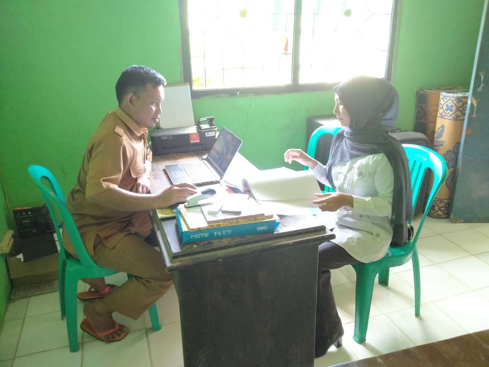Panitia Pilkades PAW Desa Beringin Kencana Terima Berkas Bacalon Peserta