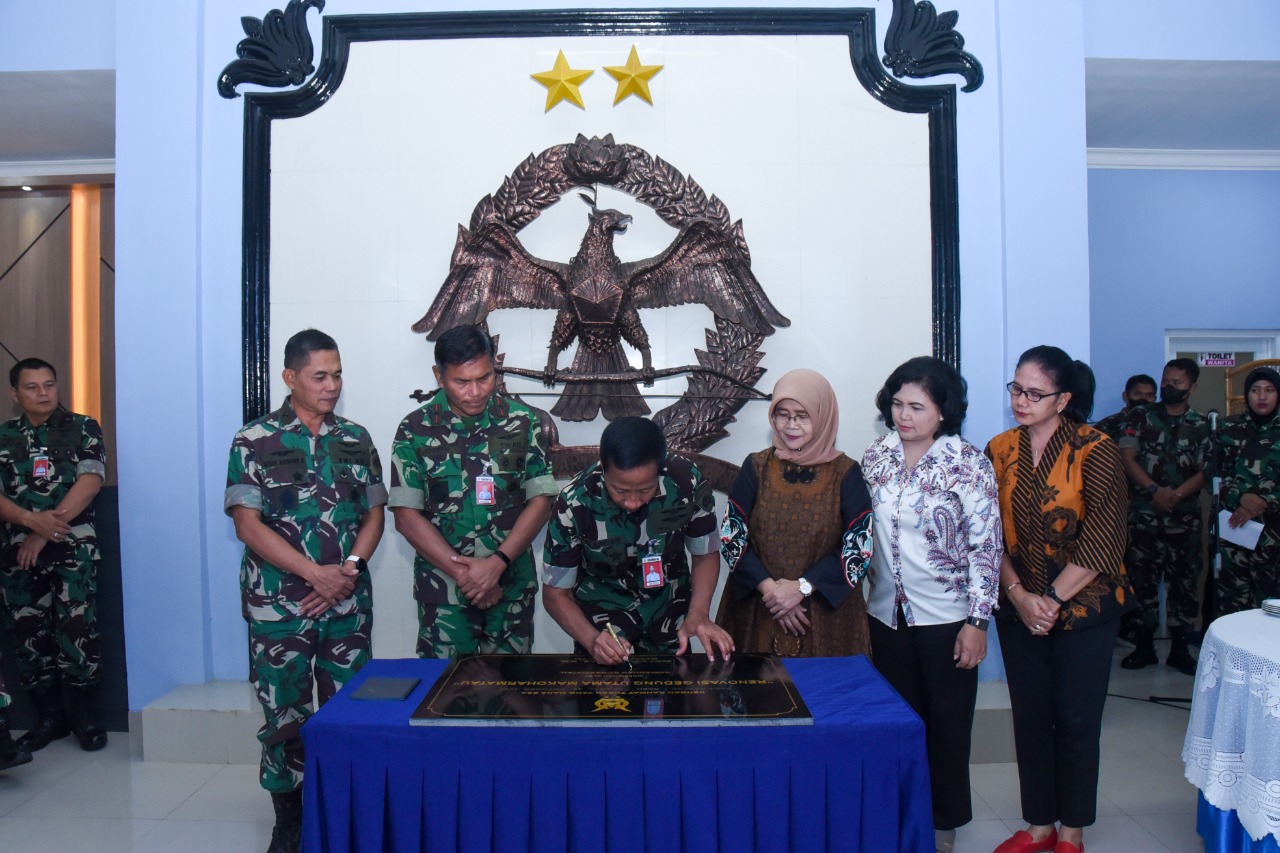 Resmi !!! Dankoharmatau Tandatangani Prasasti Renovasi Gedung Utama
