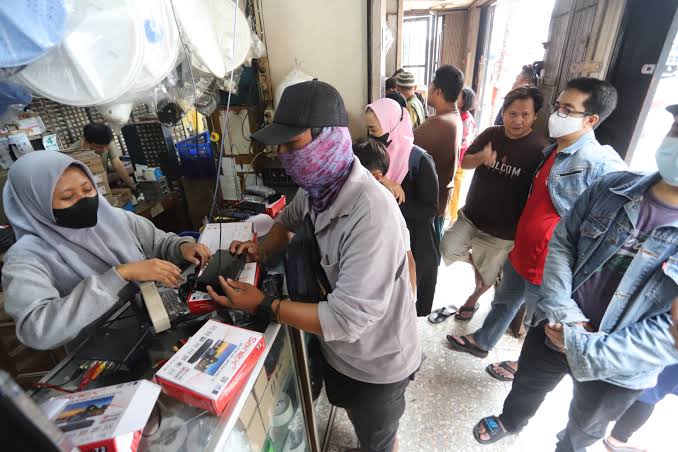 Warga Solo Menjerit, Siaran TV Analog Di Hentikan, Harga STB Gila-gilaan!