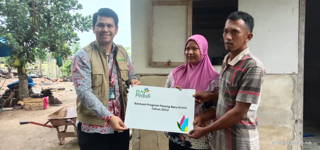 PLN Peduli Berikan Bantuan KWH Gratis dan Puluhan Paket Sembako