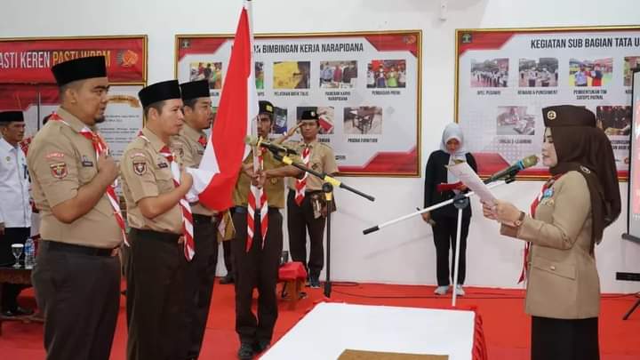 Kwarcab Pramuka Lamsel Hj Winarni Lantik Gugus Depan 01.309 Lembaga Pemasyarakatan Kelas IIA Kalianda