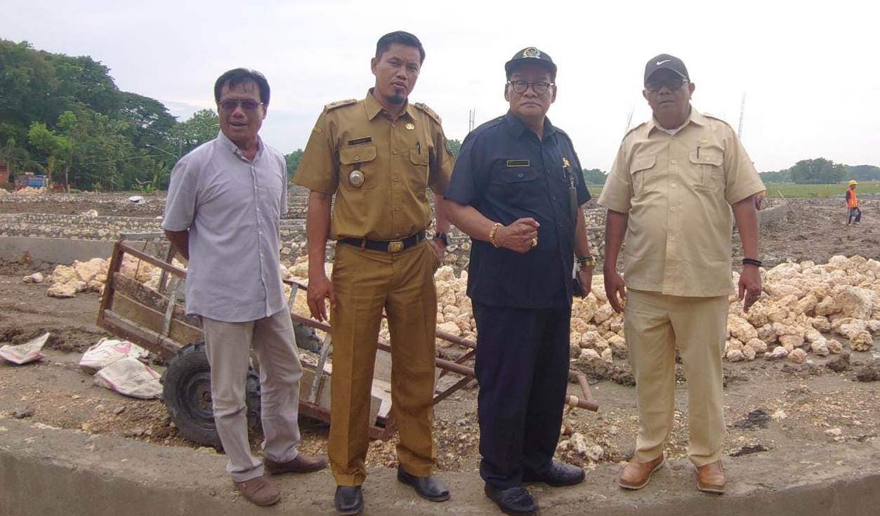 Anggota DPRD Komisi C Kunjungi Pembangunan Alun – alun Desa Jipang