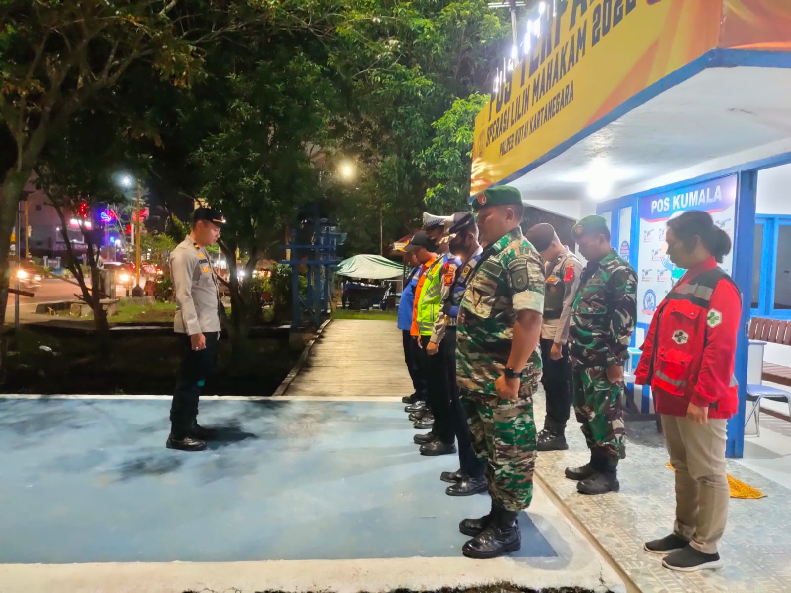 Semangat Kebersamaan Di Posko Terpadu Saat Melaksanakan Pengamanan Nataru