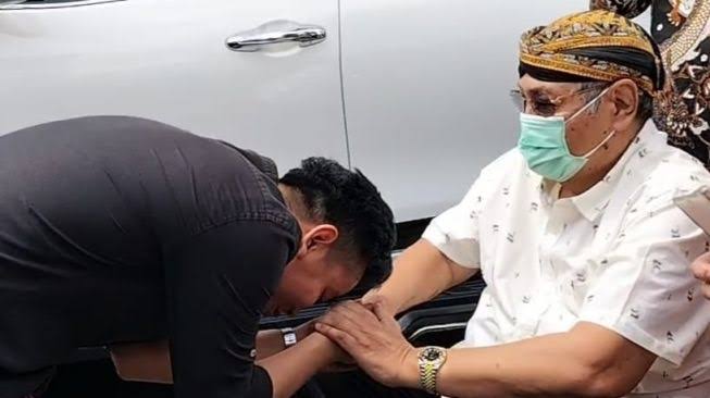 SUNGKEM RAJA, Gibran Tegaskan Akan Carikan Investor Untuk Revitalisasi Keraton Surakarta