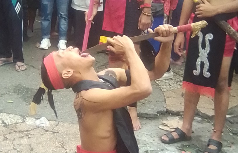 FEATURE NGALAB BERKAH, Rasa Syukur Simbol Filosofi Grebeg Sudiro ;”ORA OBAH ORA MAMAH”