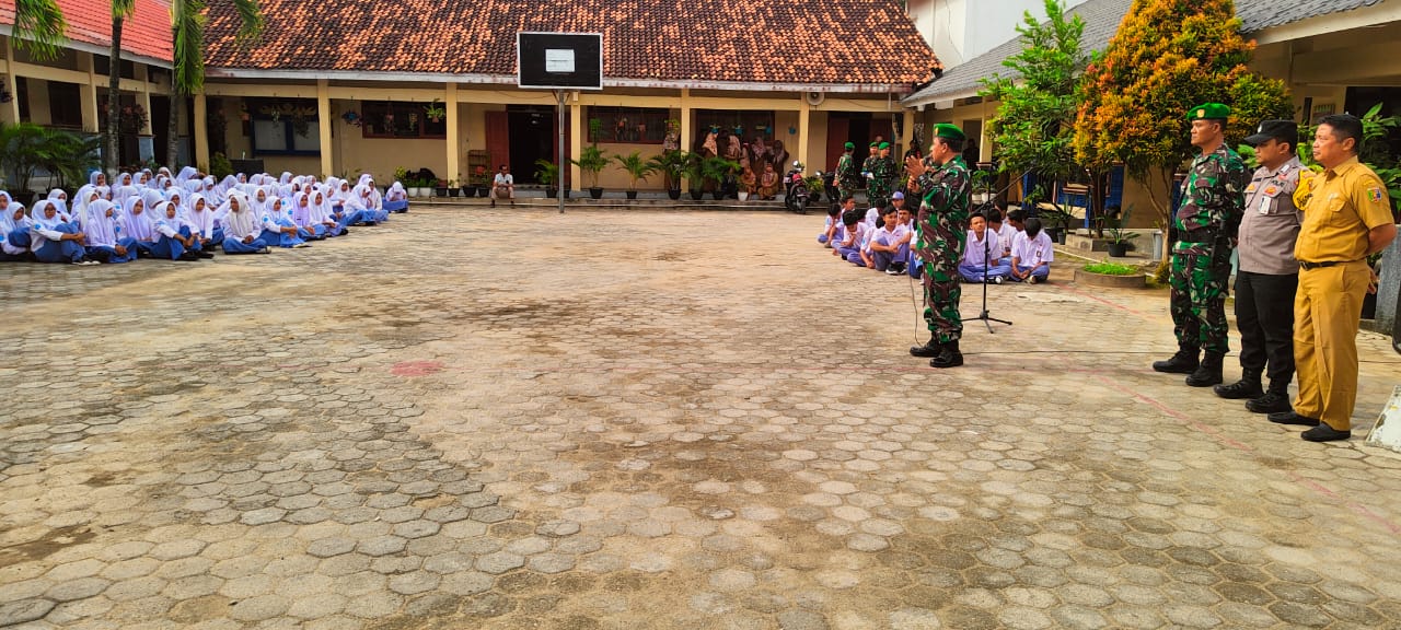 Pesan Moral Danramil 421-09/Tjb, Saat Pimpin Upacara di SMK YP Serdang