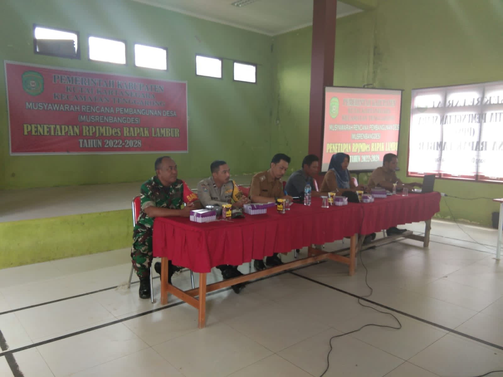 Dukung Pembangunan Didesa Binaan,  Babinsa Rapak Lambur Hadiri Musrenbang Desa Penetapan RPJMDES