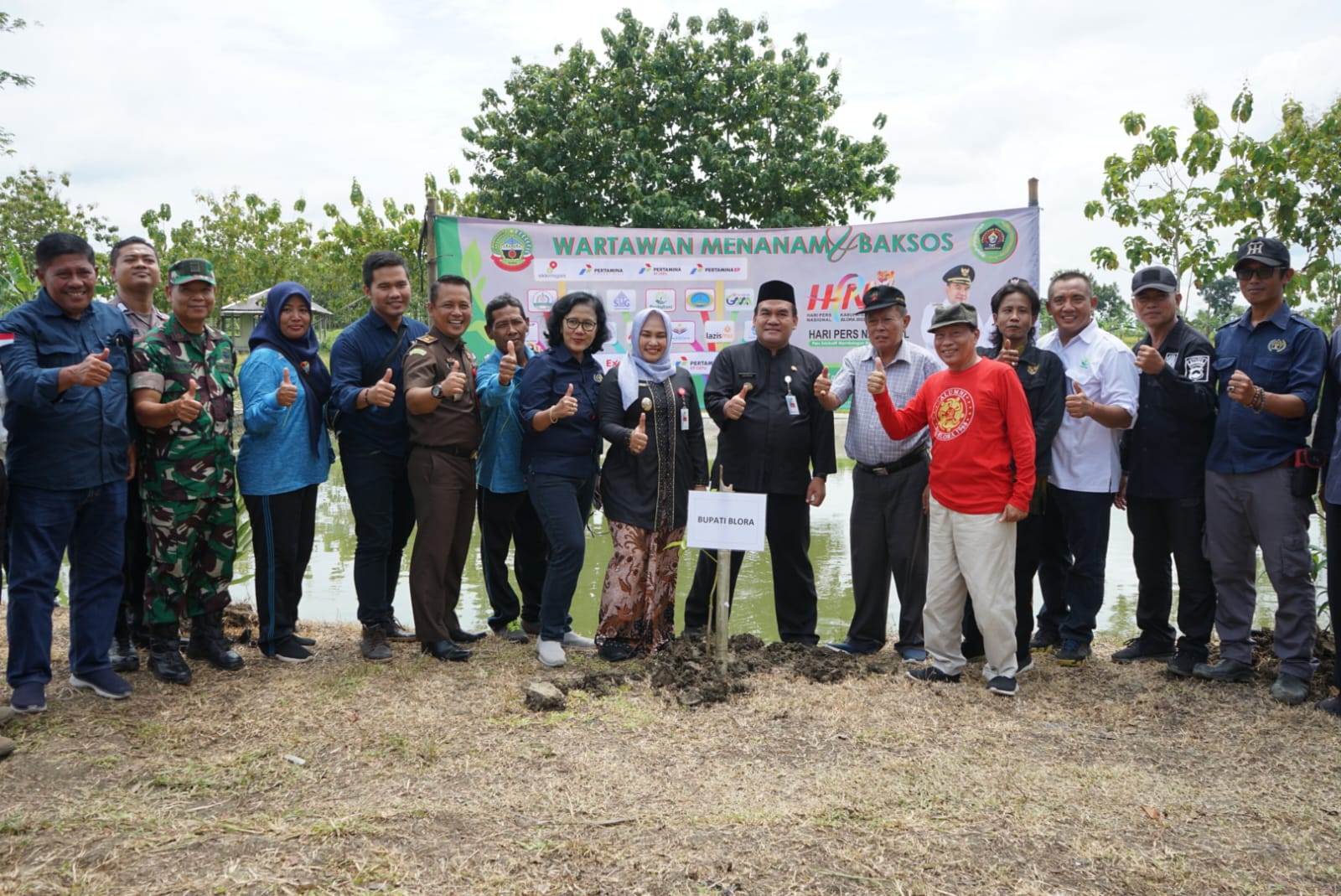 Wartawan Peduli Menanam Kawasan Embung Dan Bakti Sosial