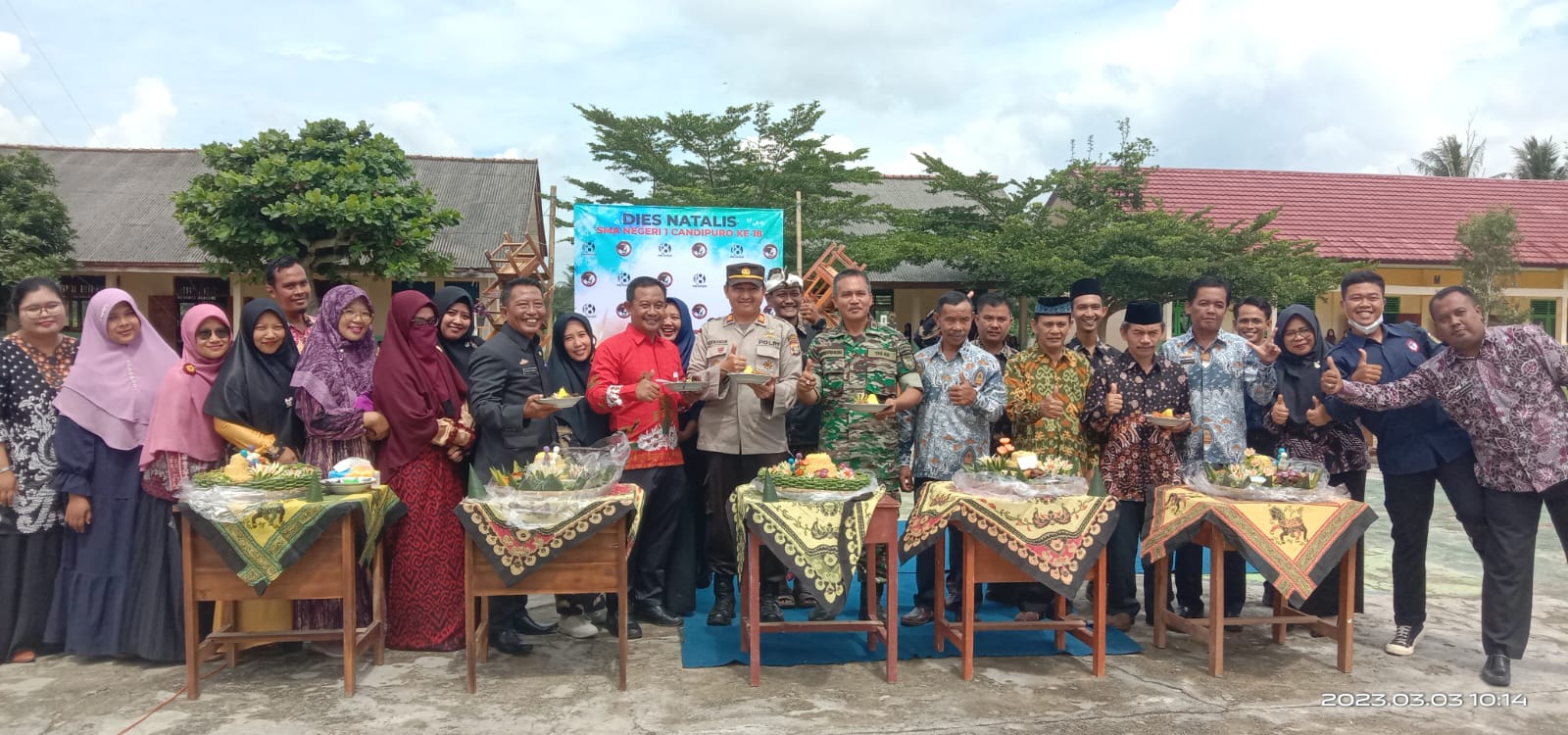 Jejeran Tumpeng Meriahkan HUT Ke-18 SMA Negeri 1 Candipuro