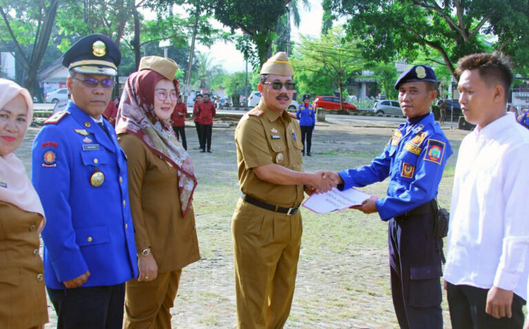 Di HUT Ke-104 Damkar Lamsel Santuni Anak Yatim